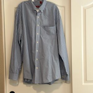 Men’s IZOD L/S button down shirt in a 3 different shades of blue plaid. 3XLT